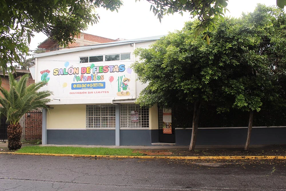 Los_bambus_exterior Fachada del Salón de fiestas infantiles Los Bambus