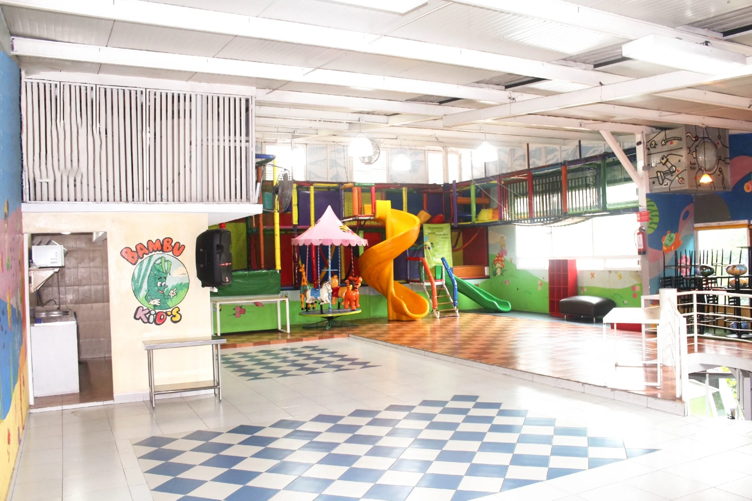 Salon_losbambus_espacio_infantil Celebra las fiestas de niños en el salon infantil de Los Bambús